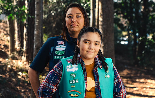 volunteer with girl scout